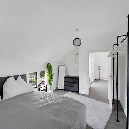 Design - Traumlage Zwischen Cgn & Dus - Bright Collection *