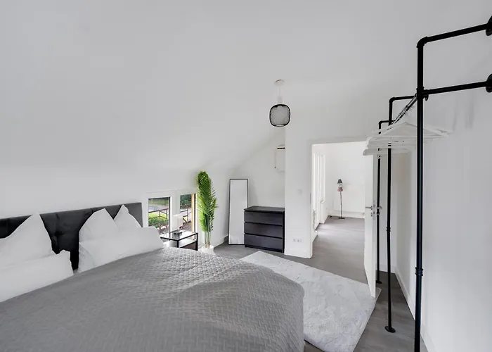 Design - Traumlage Zwischen Cgn & Dus *